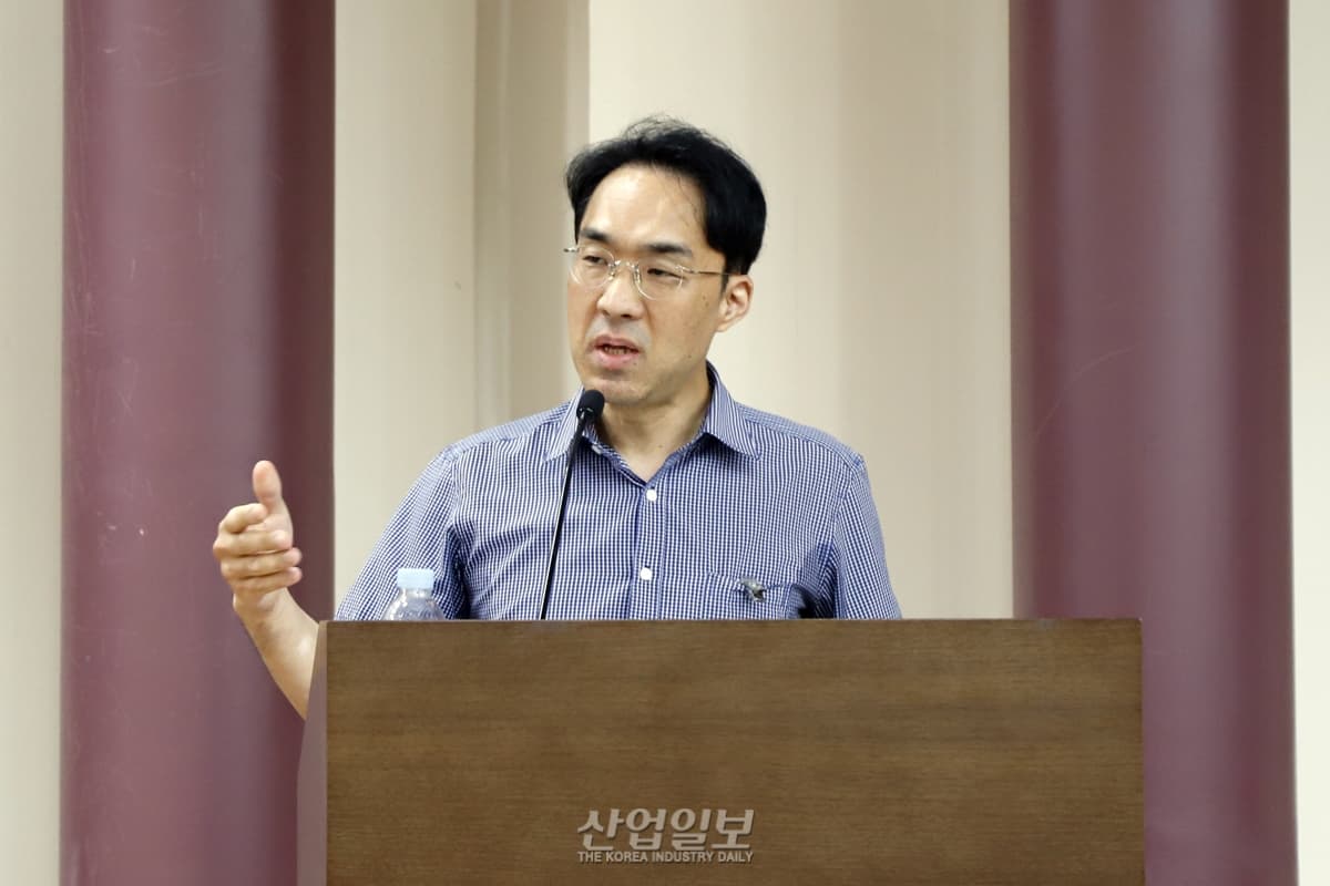 규모별 차등 규제, 기준 유연성 보장하고 자율규제로 나아가야