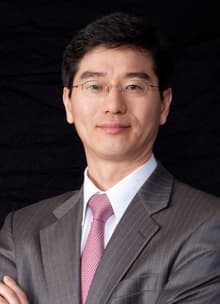 [기업인 다시 뛰게 하자] (2) 신현한 연세대 경영학과 교수 "실패 위험 큰 신사업 투자 오너만이 결단 가능하다"