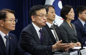 장기전 치닫는 밸류업 논쟁···자본시장법 물길 텄으나 경영 판단 원칙 뒷전